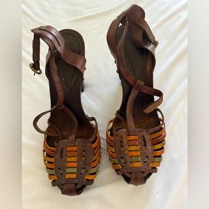 *5/$20 90s Vintage BCBG girls leather summer heels (size 7.5)